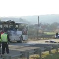 Poginuli vozač i putnica u direktnom sudaru autobusa kod umke: Jezivi bilans strašne nesreće: 24 povređena, srča i delovi…