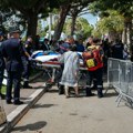 Incident na Kanskom festivalu: Na muškarca pala palma dok se šetao
