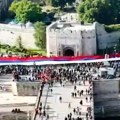 "Nećemo Srbiju nasilja, laži, podela - hoćemo uspešnu Srbiju!" Pogledajte spektakularne prizore sa svenarodnog sabora u…