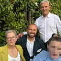 "30 godina je u kolicima" Dado Polumenta objavio sliku sa teškom bolesnom sestrom, roditelji ih grle