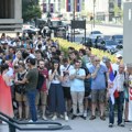 Roditelji, brat i advokatica uhapšenog studenta Stefana ušli u Palatu pravde: Očekuje se njegovo saslušanje