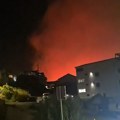 Jezivi snimci požara kod Bijele: Plamen sve guta, u toku pripreme za evakuaciju!