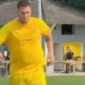 Osvojio Ligu šampiona, povukao se u 30. godini uz 12 čizburgera, sada se vratio i zaigrao u 9. ligi