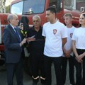 "Vi ste pravi junaci": Dobrovoljnim vatrogascima u opštini Kula svečano uručene zahvalnice nakon borbe u Deliblatskoj peščari…