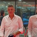 Savo Milošević prošetao crvenim tepihom sa sinom: Obojica u belim košuljama, ne zna se ko bolje izgleda