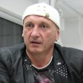 Prvo oglašavanje našeg pevača koji je dobio dete u sedmoj deceniji: "Za čoveka mojih godina to nije uobičajeno", evo šta se…