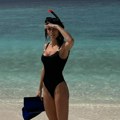 Jelisaveta Orašanin "grmi" kako izgleda: Glumica se uvukla u preuski kupaći, bujne grudi u prvom planu