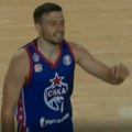 Aleksin šou: Zakucavanja pa trojka za pobedu CSKA (VIDEO)