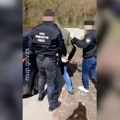 (Video) Lisice na rukama, kapuljača na glavi: Ovako je priveden pomoćnik gradonačelnika Bora: Osumnjičen za malverzacije