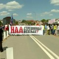 Kragujevčani blokirali nadvožnjak u naselju Sušica: „Ovo je šnimka, a ne sanacija, i dalje otpadaju delovi“