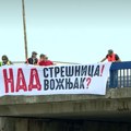Nadvožnjak nebezbedan, ministarstvo ćuti, građani poručili: "Blokada pre pada"