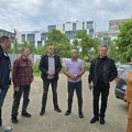 Stanari naselja Stevan Sinđelić traže prilaz za automobile iz Aleksandra Medvedeva: „U suprotnom – izlazimo na protest!”…