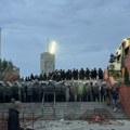 Tuča ispred "Marakane" - odjekivali topovski udari, ima povređenih! FOTO/VIDEO