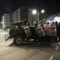 AFP: Predsednik Srbije obećava snažan odgovor demonstrantima