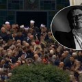 Tri obeležja na sanduku Halida Bešlića kriju jaku simboliku Jedno ima posebno značenje za pevača