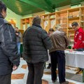 Crveni krst obeležio Svetski dan borbe protiv siromaštva podelom 3.000 paketa pomoći