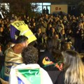 Kosjerić dočekao studente vatrometom: „U decu se ne dira“