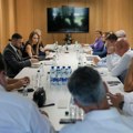Đedović Handanović sa predstavnicima NIS-a i UNKS-a: U ovakvim vanrednim okolnostima rad Rafinerije presudan, zaštitićemo…