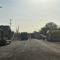 RADOVI I ZATVORENI PUTEVI U SREMU: Dve obustave kod Sremske Mitrovice, radovi u Rumi i Pećincima – evo gde vozači treba da…