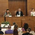 Orlić sa mladima u Skupštini: Srbija je na vašoj strani