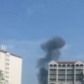 Srušio se avion, ima mrtvih Stravični snimci sa mesta nesreće, crn dim prekrio nebo (foto/video)