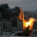 Soliteri padaju kao kule od karata: Objavljeni video snimci rušenja nebodera u centru pojasa Gaze (video)