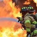 Subotica: Požar uspešno lokalizovan, povređen vatrogasac