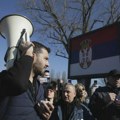 Savo Manojlović upao u opštinu Novi Beograd jer opština ne da overivače (VIDEO)
