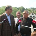 Vučić nastavlja obilazak Zapadne Srbije, u Osečini posetio firmu Jovanović voće, najavio večeru sa ambasadorima