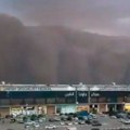 Peščana oluja neverovatnih razmera pogodila saudijsku arabiju: Talas zahvatio Kuvajt i Jordan (video)