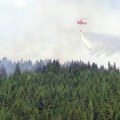 Stigao kanader iz Hrvatske, gasi požar iznad Čanja i Buljarice