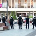 Ogroman broj policajaca u Čačku, blokirani svi prilazi prostorijama SNS