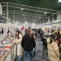 Dobra posećenost Salona knjige drugog dana. Predstavljene knjige Dejana Stojiljkovića