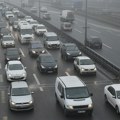 AMSS: Klizavi kolovozi, u gradskim sredinama moguće saobraćajne gužve