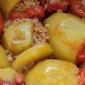 Italijani samo ovako prave punjenu papriku: Ne koriste mešano mleveno meso, već kombinaciju ova dva! Pogledajte recept