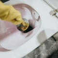 Niko ne čisti wc šolju kao Ruskinje, a trebali bi: Koriste samo dve namirnice, a rezultat je zapanjujuć