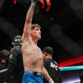 Jedan od najiskunijih UFC boraca ekspresno nokautiran za 35 sekundi, pa se penzionisao!