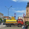 Održan protest ispred JKP u Gornjem Milanovcu zbog nestašice vode