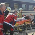 Ukrajinski zvaničnici: Ruski dron pogodio dva voza u Dnjepru, poginulo 13 osoba