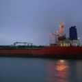 Sve više naftnih tankera izbegava Crveno more, preti rast inflacije