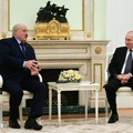 Putin razgovarao s Lukašenkom: Nismo odustali od mirnog rešavanja sporova u Ukrajini