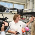 Željko Mitrović predstavio novi proizvod: Dron sposoban za precizno lansiranje projektila, liniju fronta pomera za 10…