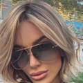 Aleksandra Nikolić u šetnji sa verenikom: Drže se za ruke u Kanu, ona sija od sreće: "Definitivno najlepši grad koji sam…