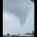 (Video) Snimak oluje koji ledi krv: Nevreme skoro izazvalo tornado, pogledajte dramatičnu scenu kod Osijeka