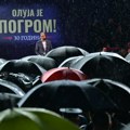 Veliki broj građana krenuo peške iz Novog Sada u Sremske Karlovce na obeležavanje godišnjice Oluje