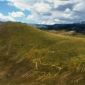 U fotografijama: Veliki crtež na travi na Durmitoru