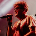 Dovoljni su muzika i ljubav: "Crvena jabuka" podsetila publiku na antologijske hitove u gradu na Veternici (foto)