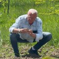 Чувени фолкер имао много жена, па пробао са мушкарцем: Све се јавно сазнало, сад љуби 43 године младју