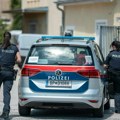 Državljanin Srbije poginuo sa suprugom, ćerka (2) povređena! Užasna tragedija u Austriji: Auto im se ugasio nasred pruge, voz…