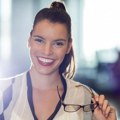 "Čim čuju da imam doktorat, beže glavom bez obzira!" Devojka sa Balkana ima 30 godina, ali ne može da nađe dečka jer je uspešna…